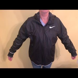 black nike zip up jacket